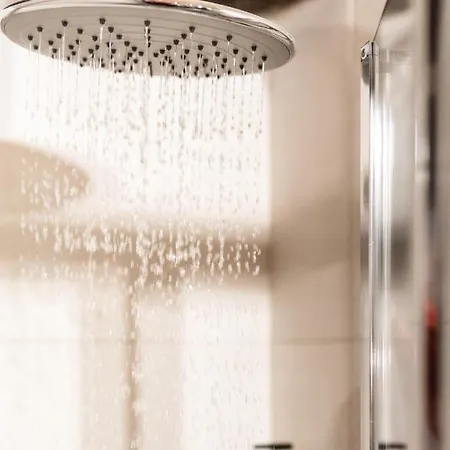 La Finestra Sui Tetti