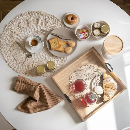 La Finestra Sui Tetti