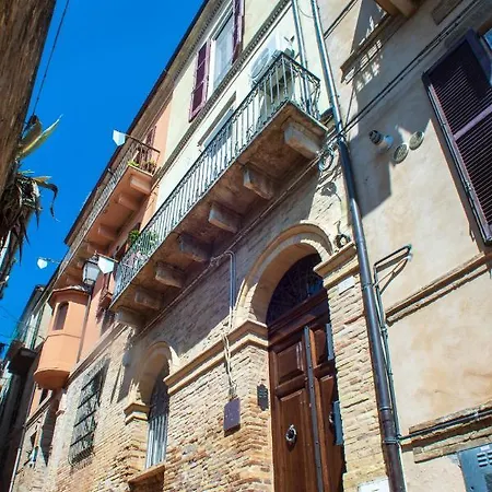 Bed & Breakfast La Finestra Sui Tetti 3*