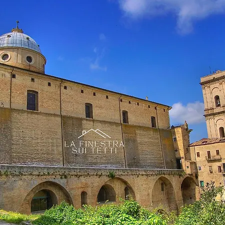 Bed & Breakfast La Finestra Sui Tetti 3*