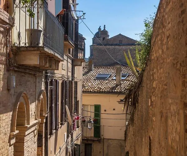 Oda ve Kahvaltı La Finestra Sui Tetti