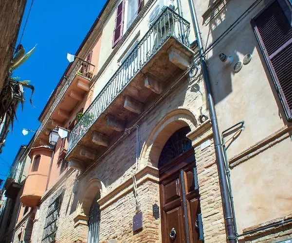 Bed and Breakfast La Finestra Sui Tetti 3*