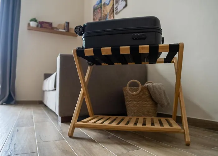 La Finestra Sui Tetti 3*